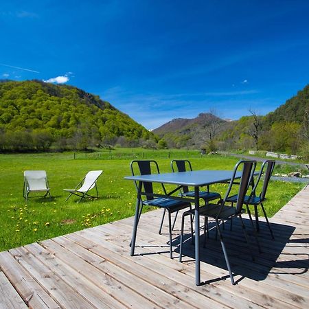 La Dormeuse Du Val Villa Chambon-sur-Lac Exteriör bild